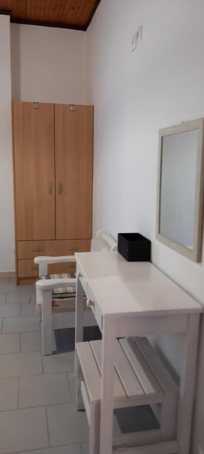 Nikis Apartments อากิออส กอร์ดิออส ภายนอก รูปภาพ