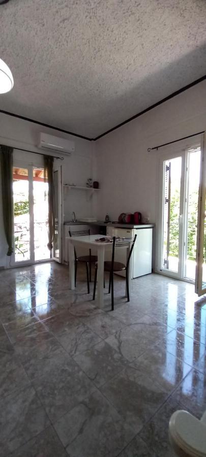 Nikis Apartments อากิออส กอร์ดิออส ภายนอก รูปภาพ