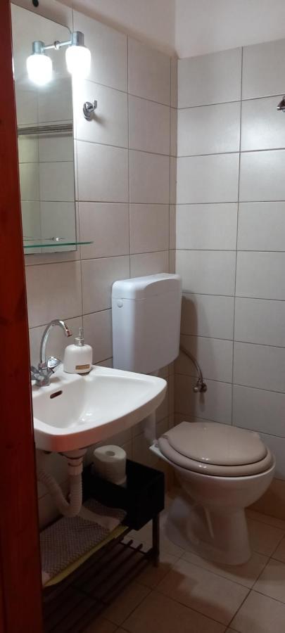 Nikis Apartments อากิออส กอร์ดิออส ภายนอก รูปภาพ